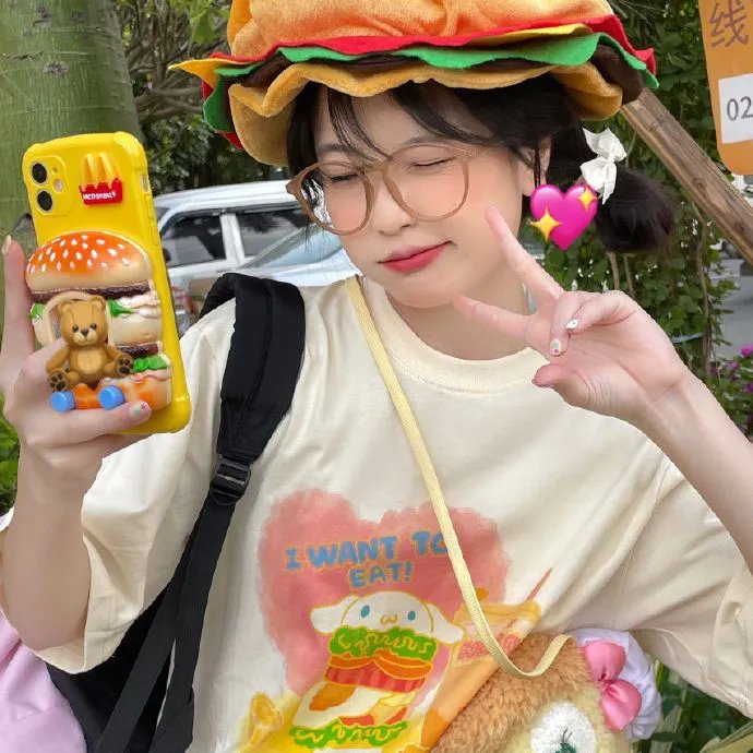 有色彩的女子